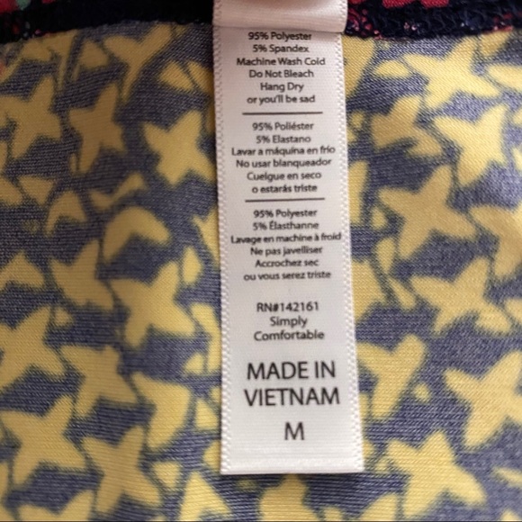 LulaRoe Classic Tee- Digital Multi Color Design M - Picture 7 of 7